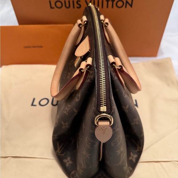 Authentic Louis Vuitton Rivoli PM Bag! - Picture 6 of 14